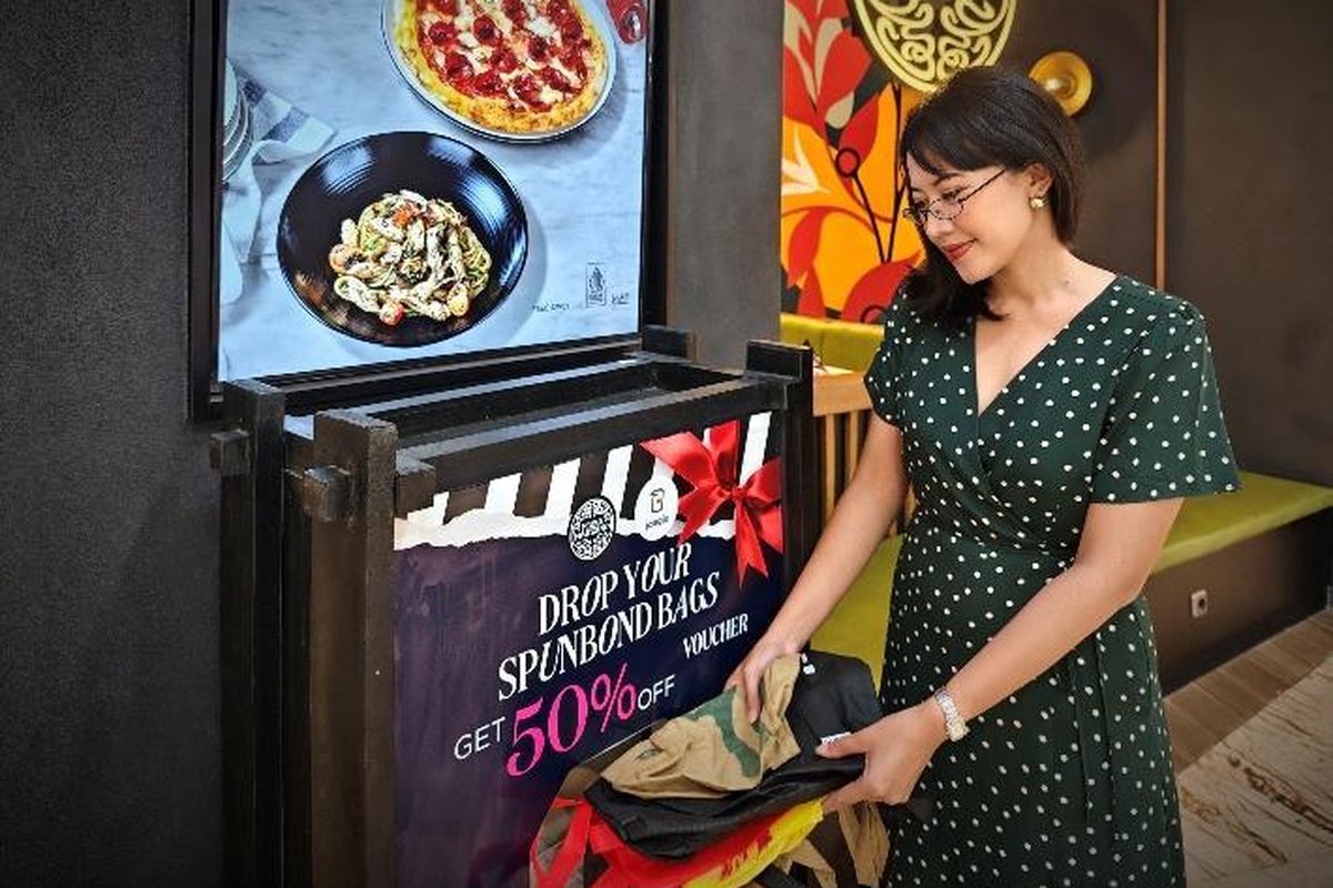 Tote Bag Bekas Bernilai Diskon 50% Di Pizza Marzano