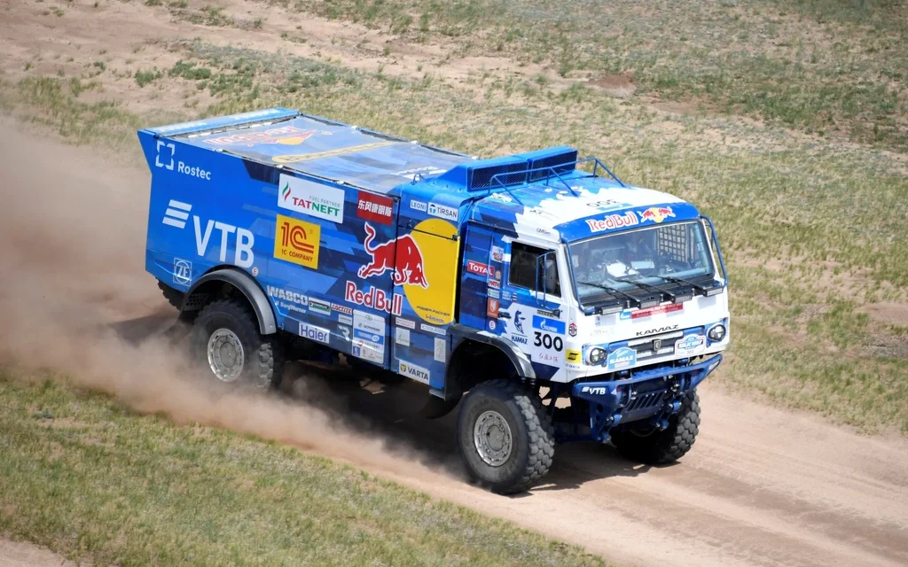 Dari Truk Pekerja ke Legenda Dakar: Perjalanan Kamaz Mendunia