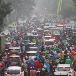 Banjir Jalan DI Panjaitan Jatinegara Sebabkan Lalu Lintas Padat