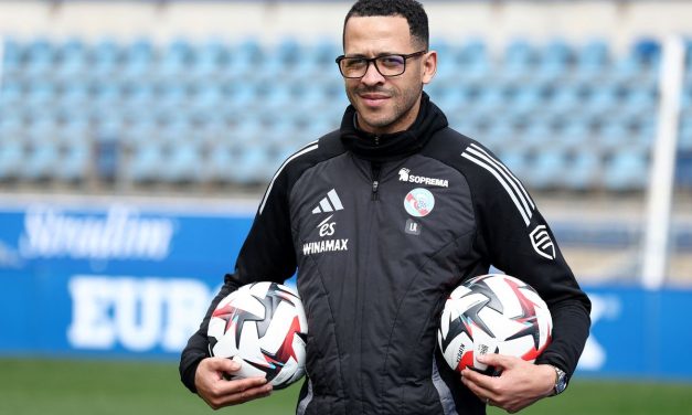 Liam Rosenior Resmi Menjadi Pelatih Kepala Chelsea hingga 2032