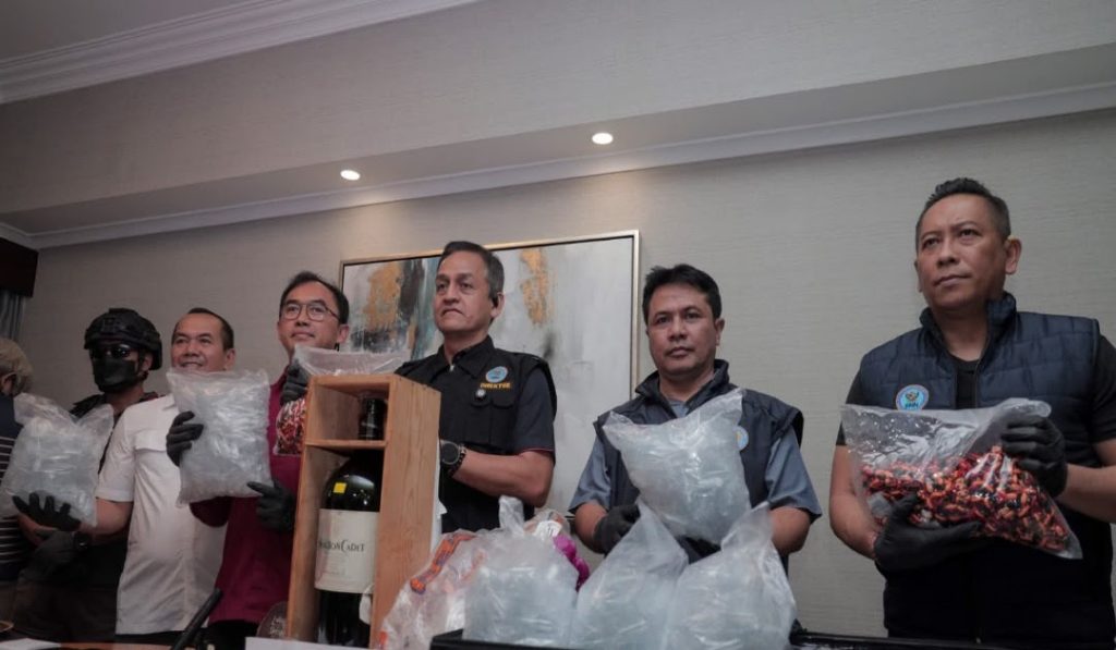 Pembongkaran pabrik gelap narkoba di sebuah apartemen Sudirman Tower Condominium, Jakarta Selatan