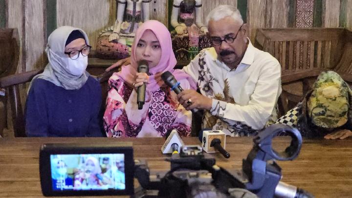 Penghentian kasus kematian Arya Daru dipertanyakan oleh keluarga