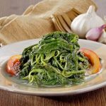 Cara Mengukus Bayam yang Benar agar Nutrisinya Tidak Hilang