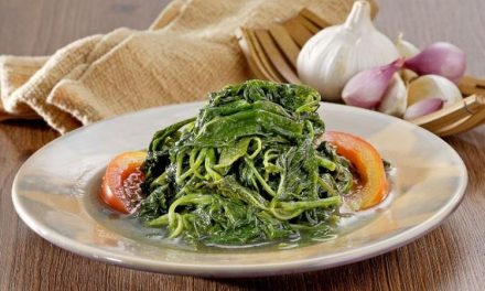 Cara Mengukus Bayam yang Benar agar Nutrisinya Tidak Hilang