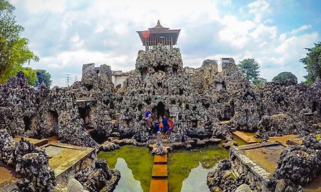 Makna Sejarah dan Mitos di Balik Taman Sari Gua Sunyaragi