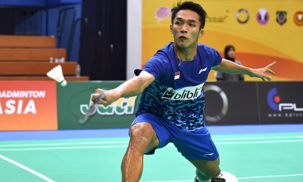 Insiden Shuttlecock Tak Hentikan Kemenangan Jonatan Christie