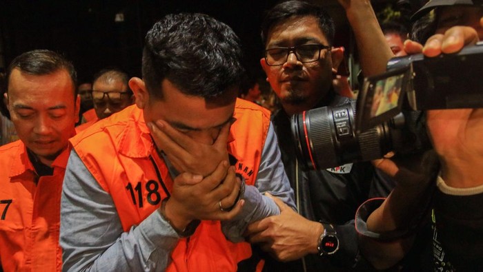 Kasus Suap Importasi Bea Cukai: Pemilik PT Blueray Serahkan Diri