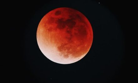 Heboh! Blood Moon 3 Maret 2026 Bakal Terangi Langit Nusantara