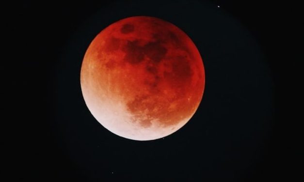 Heboh! Blood Moon 3 Maret 2026 Bakal Terangi Langit Nusantara