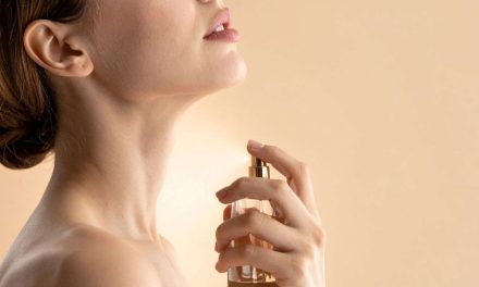 Semprot Parfum di Leher Bisa Picu Tiroid-Kanker? Ini Faktanya