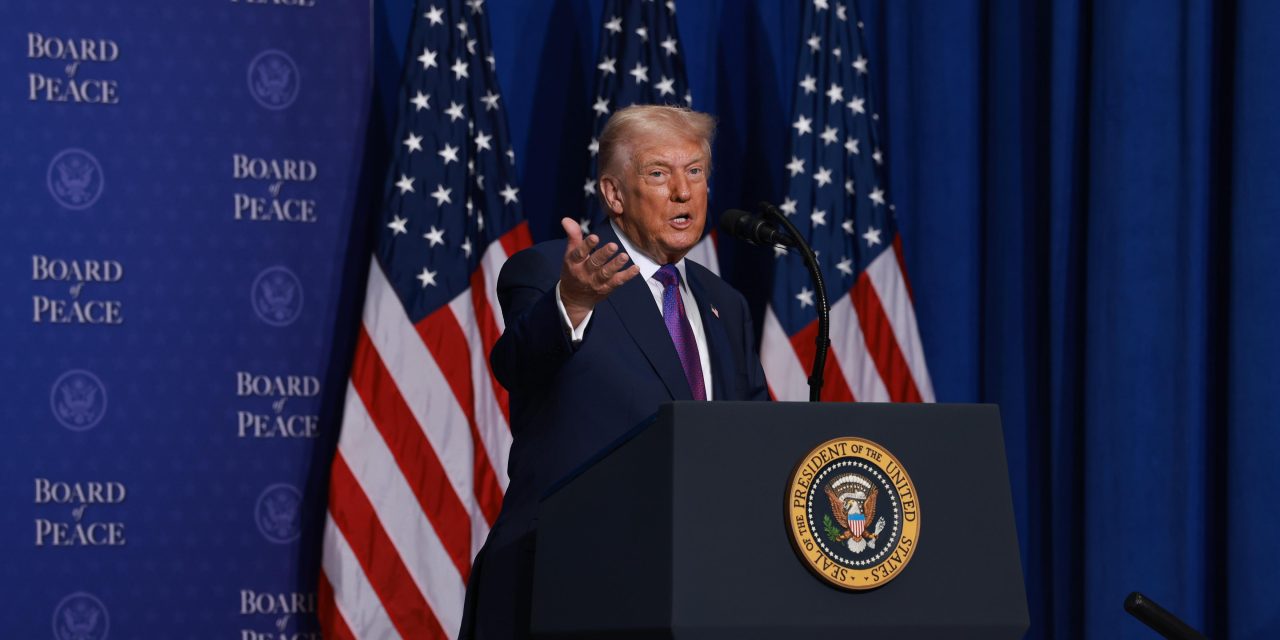 Trump Ancam Balasan Usai Drone Serang Kedutaan AS di Riyadh