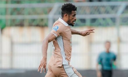 Kambuaya Cetak 2 Gol! Dewa United Comeback Dramatis 2-1