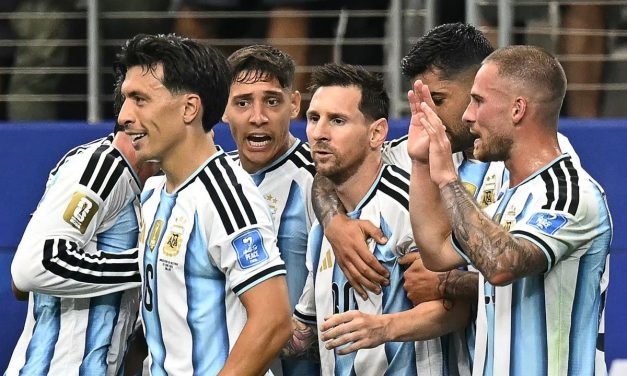 Messi Cetak Brace, Argentina Resmi Lolos ke Babak Gugur