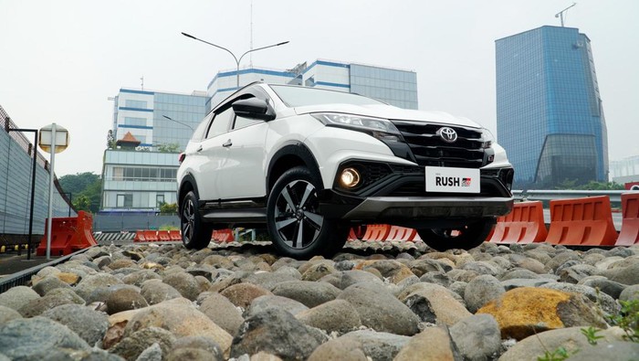 Penjualan Toyota Rush Tetap Moncer, Ini Rahasianya