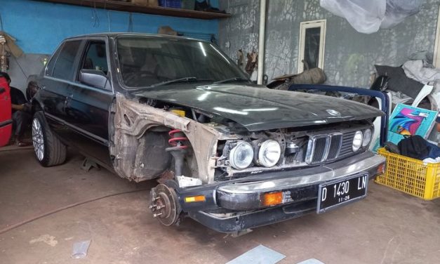 BMW E30 Bekas Rusak Berat Bisa Jadi Pilihan Tepat Untuk Restorasi Klasik