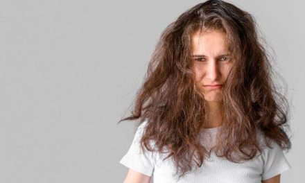 7 Tanda Rambut Rusak yang Sering Diabaikan, Kenali Sebelum Kondisinya Semakin Parah