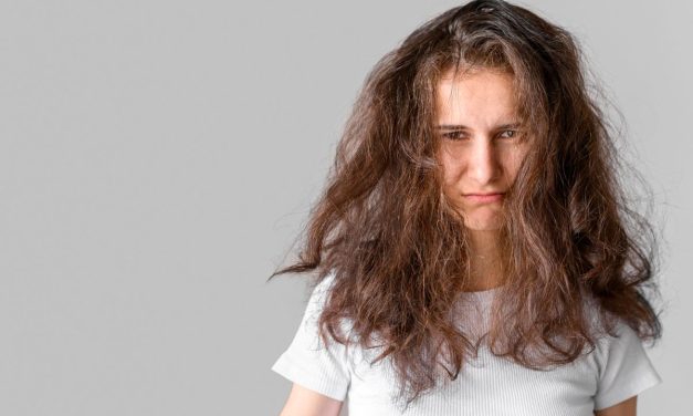 7 Tanda Rambut Rusak yang Sering Diabaikan, Kenali Sebelum Kondisinya Semakin Parah