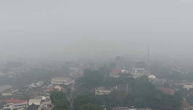 Kabut Asap Karhutla Ganggu Penerbangan di Jambi, Dua Pesawat Gagal Mendarat