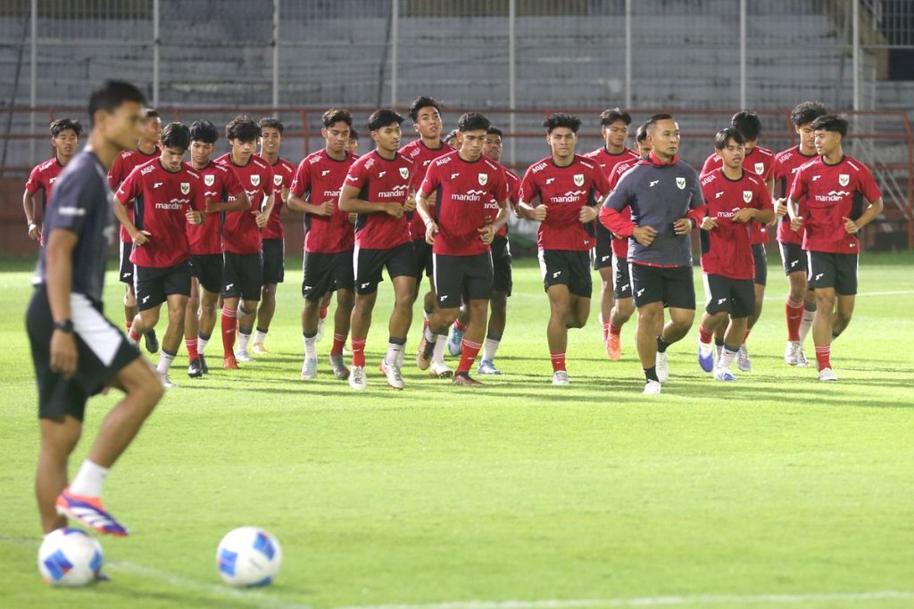 Timnas U20 Indonesia bersiap tampil di Kualifikasi Piala Asia U20 2027 menghadapi Malaysia, Laos, dan Australia.