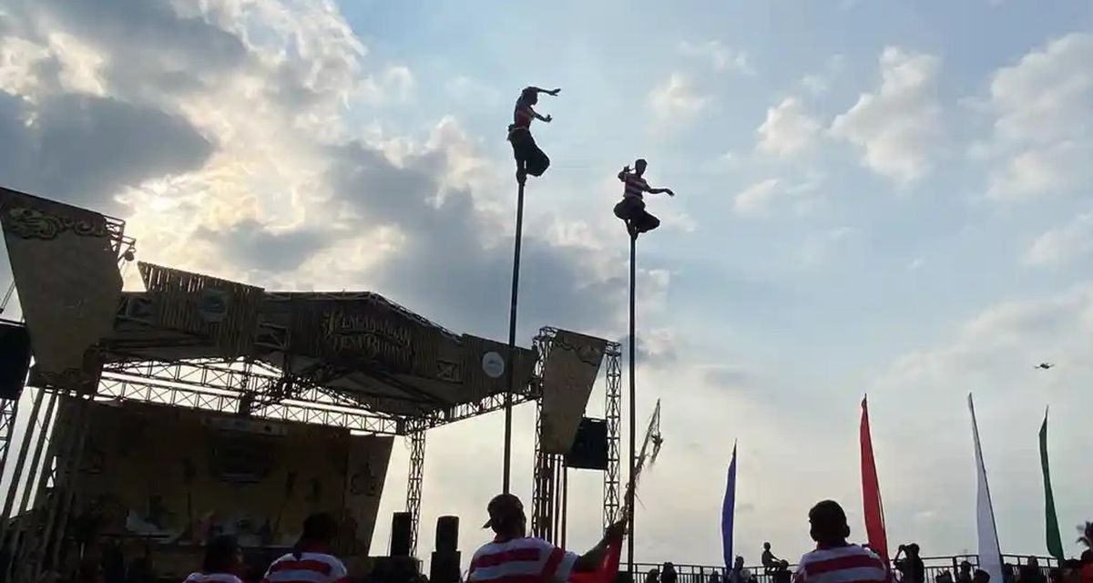 Tradisi Pojhien Bondowoso, Atraksi Penari Bambu yang Mendunia