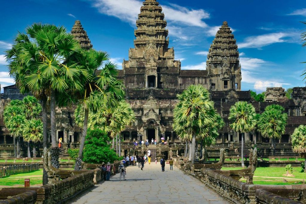 Teks Alt:Kamboja pertimbangkan bebas visa bagi wisatawan asing