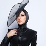 Comeback ke Panggung, Syahrini Tampil Glamor dengan Gaun Hitam dan Cincin Mewah