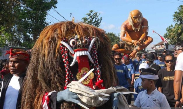 Karnaval Bhinneka Tunggal Ika di Rogojampi Tampilkan Keragaman Budaya Nusantara