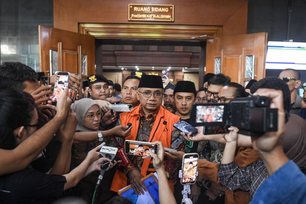 Gus Alex memberikan kesaksian terkait dugaan aliran dana kuota haji kepada anggota Panja Komisi VIII DPR